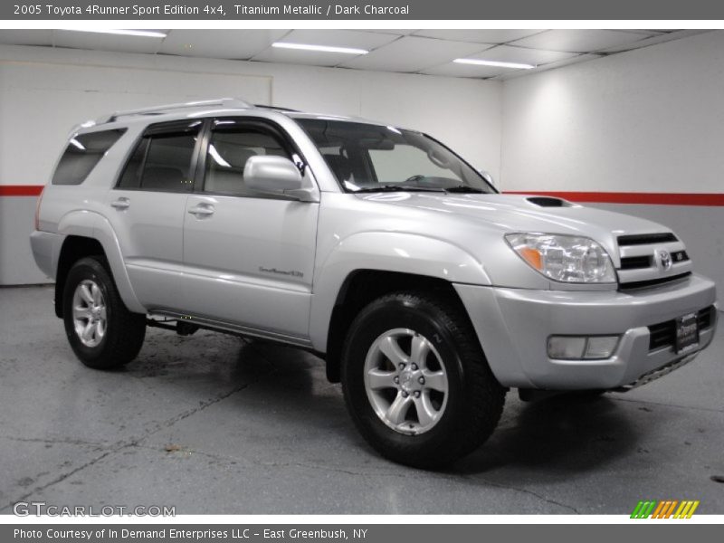 Front 3/4 View of 2005 4Runner Sport Edition 4x4