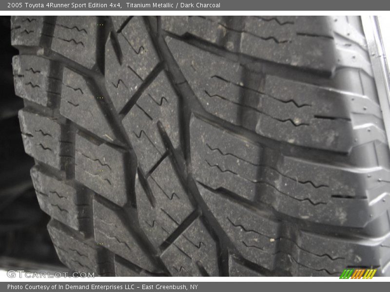 Titanium Metallic / Dark Charcoal 2005 Toyota 4Runner Sport Edition 4x4