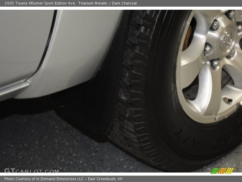 Titanium Metallic / Dark Charcoal 2005 Toyota 4Runner Sport Edition 4x4