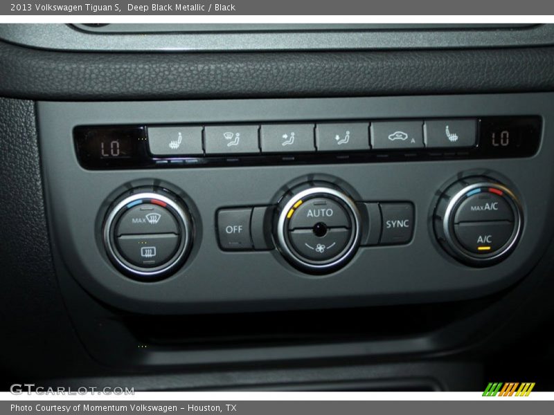 Deep Black Metallic / Black 2013 Volkswagen Tiguan S