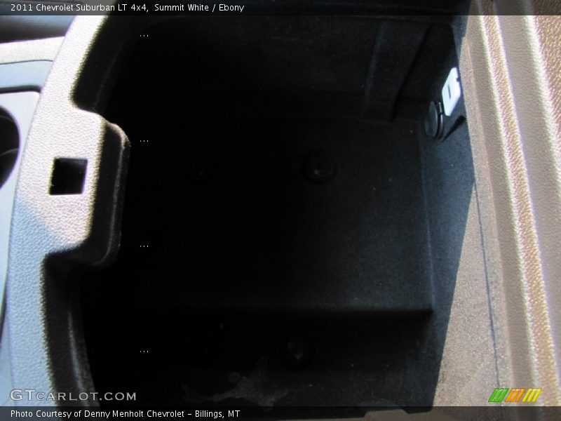 Summit White / Ebony 2011 Chevrolet Suburban LT 4x4