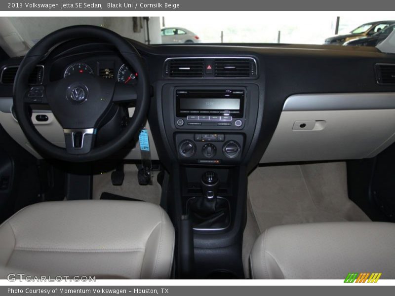 Black Uni / Cornsilk Beige 2013 Volkswagen Jetta SE Sedan