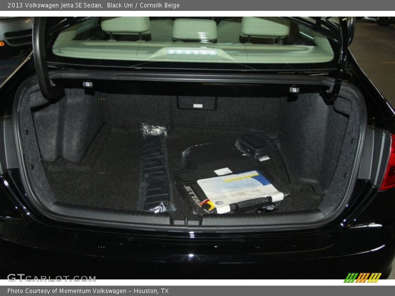 Black Uni / Cornsilk Beige 2013 Volkswagen Jetta SE Sedan