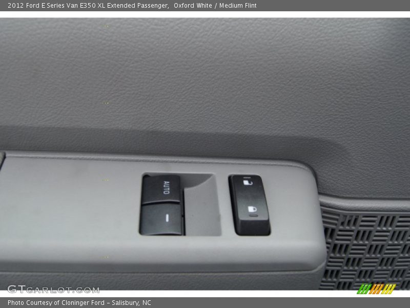Oxford White / Medium Flint 2012 Ford E Series Van E350 XL Extended Passenger