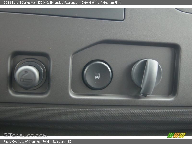Oxford White / Medium Flint 2012 Ford E Series Van E350 XL Extended Passenger