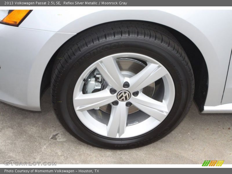 Reflex Silver Metallic / Moonrock Gray 2013 Volkswagen Passat 2.5L SE