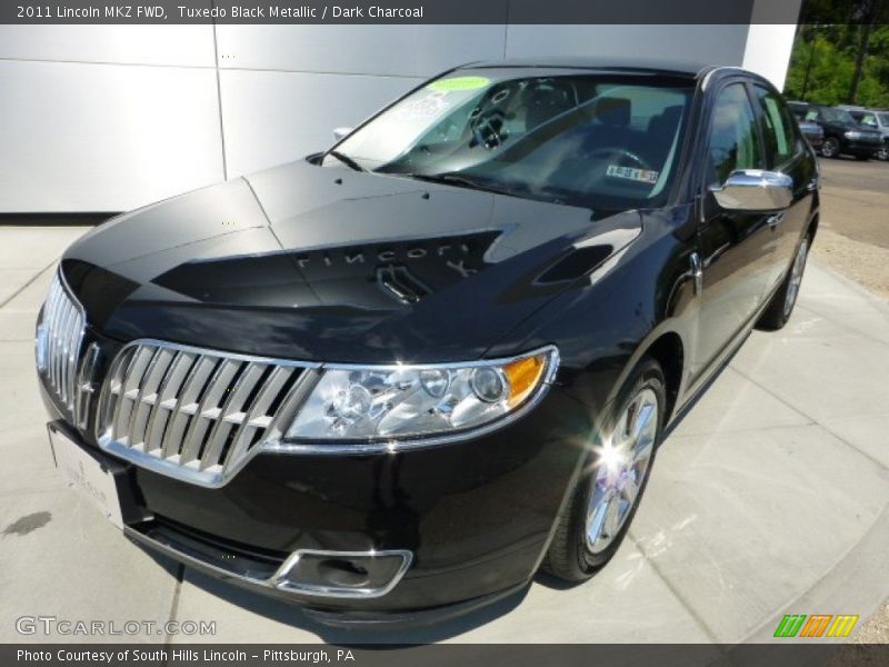 Tuxedo Black Metallic / Dark Charcoal 2011 Lincoln MKZ FWD