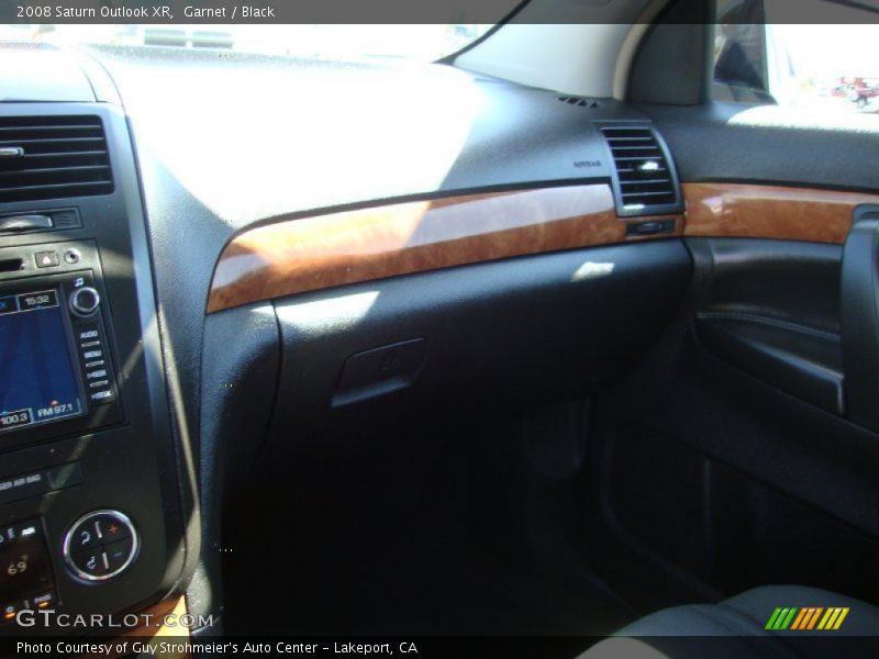 Garnet / Black 2008 Saturn Outlook XR