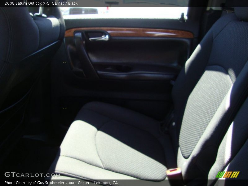 Garnet / Black 2008 Saturn Outlook XR