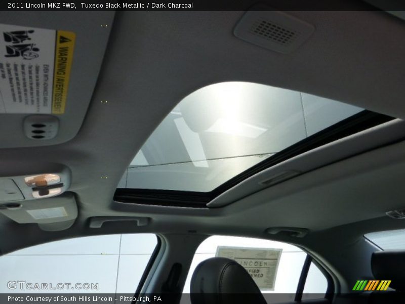 Tuxedo Black Metallic / Dark Charcoal 2011 Lincoln MKZ FWD
