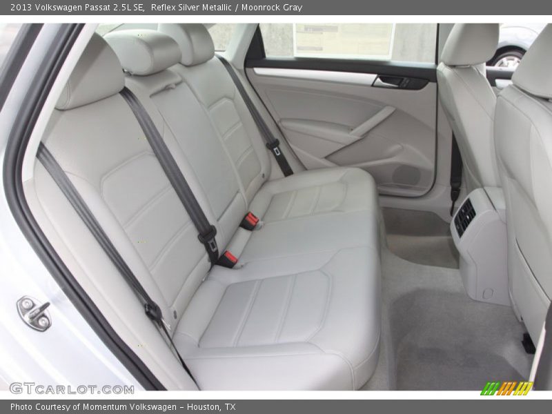 Reflex Silver Metallic / Moonrock Gray 2013 Volkswagen Passat 2.5L SE
