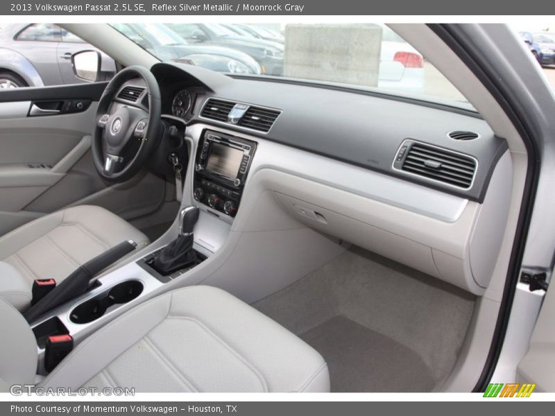 Reflex Silver Metallic / Moonrock Gray 2013 Volkswagen Passat 2.5L SE