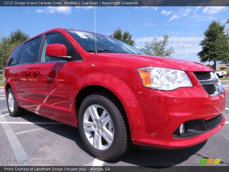 Front 3/4 View of 2013 Grand Caravan Crew