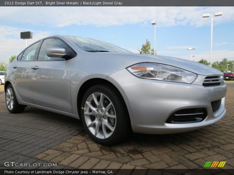 Front 3/4 View of 2013 Dart SXT