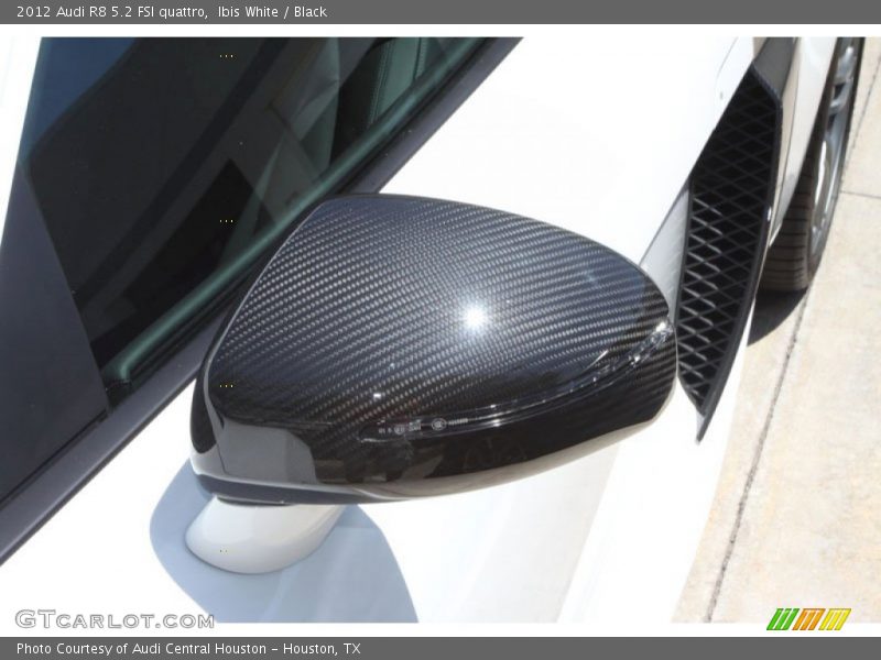Ibis White / Black 2012 Audi R8 5.2 FSI quattro