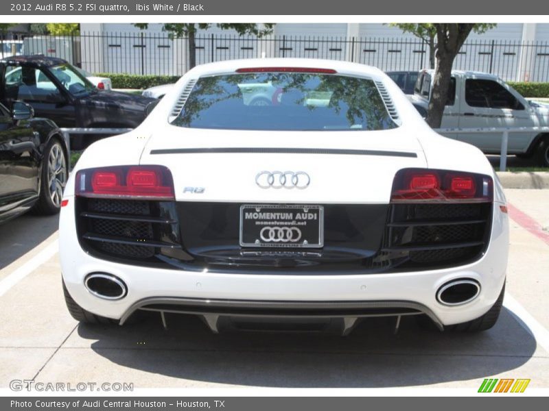 Ibis White / Black 2012 Audi R8 5.2 FSI quattro