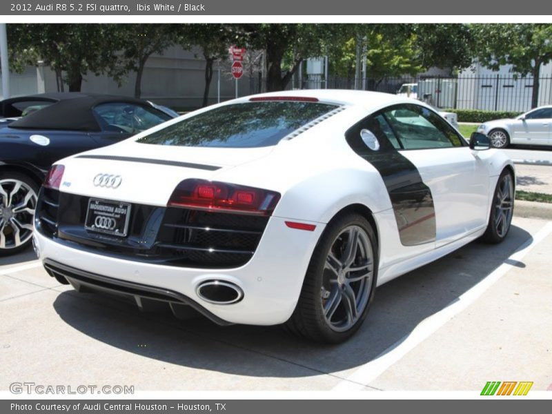 Ibis White / Black 2012 Audi R8 5.2 FSI quattro