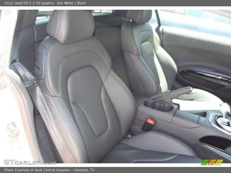 Ibis White / Black 2012 Audi R8 5.2 FSI quattro