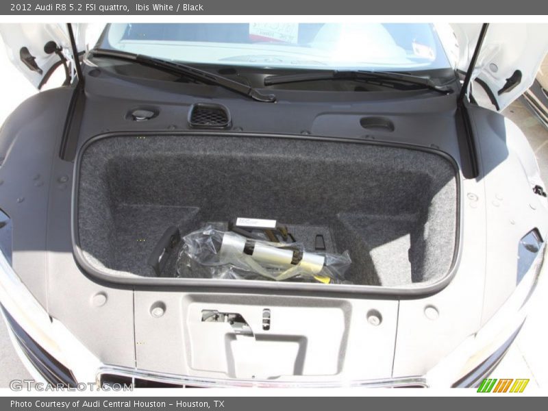  2012 R8 5.2 FSI quattro Trunk