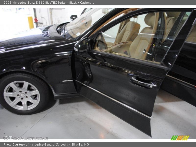 Black / Cashmere 2008 Mercedes-Benz E 320 BlueTEC Sedan