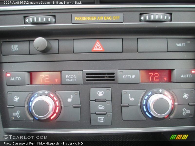 Controls of 2007 S6 5.2 quattro Sedan