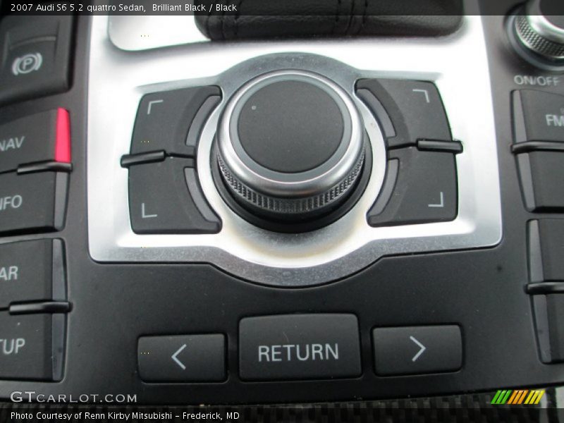 Controls of 2007 S6 5.2 quattro Sedan