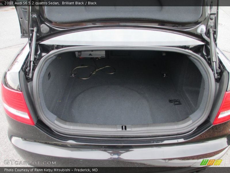  2007 S6 5.2 quattro Sedan Trunk