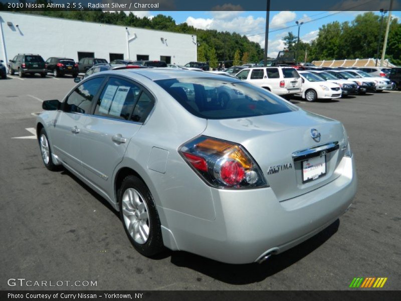 Radiant Silver / Charcoal 2010 Nissan Altima 2.5 S