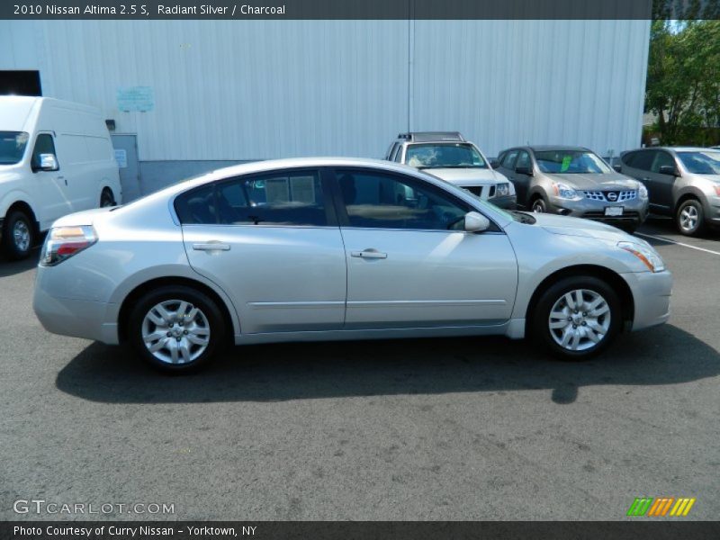 Radiant Silver / Charcoal 2010 Nissan Altima 2.5 S