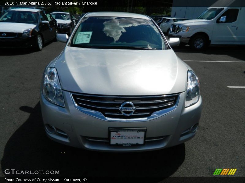 Radiant Silver / Charcoal 2010 Nissan Altima 2.5 S