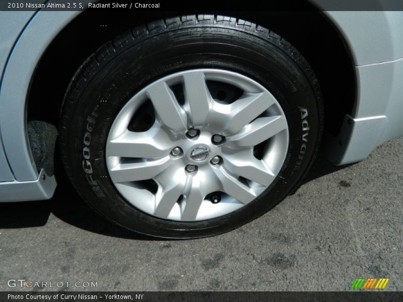 Radiant Silver / Charcoal 2010 Nissan Altima 2.5 S
