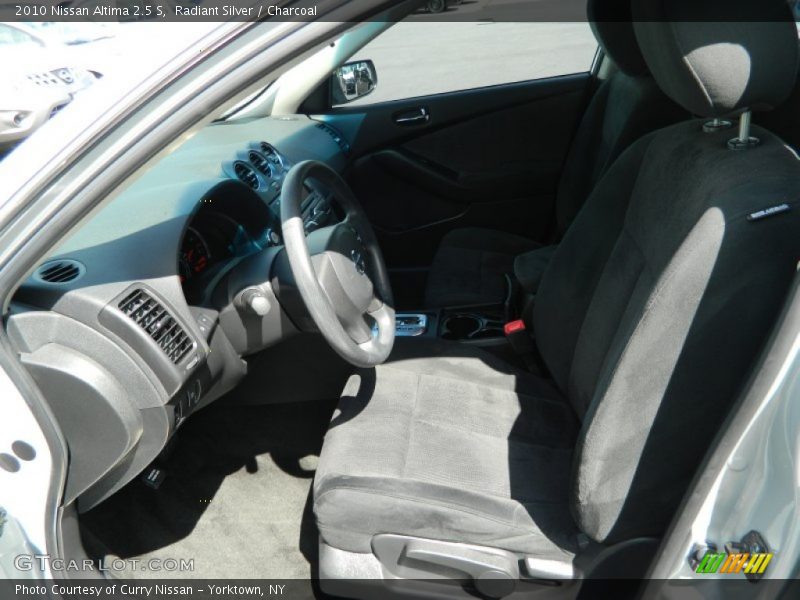 Radiant Silver / Charcoal 2010 Nissan Altima 2.5 S