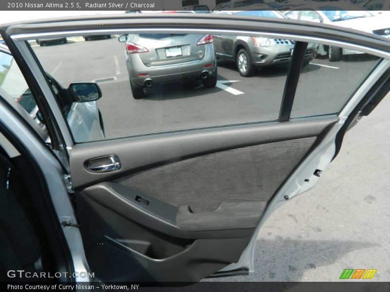 Radiant Silver / Charcoal 2010 Nissan Altima 2.5 S