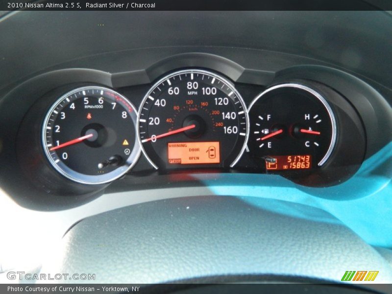 Radiant Silver / Charcoal 2010 Nissan Altima 2.5 S