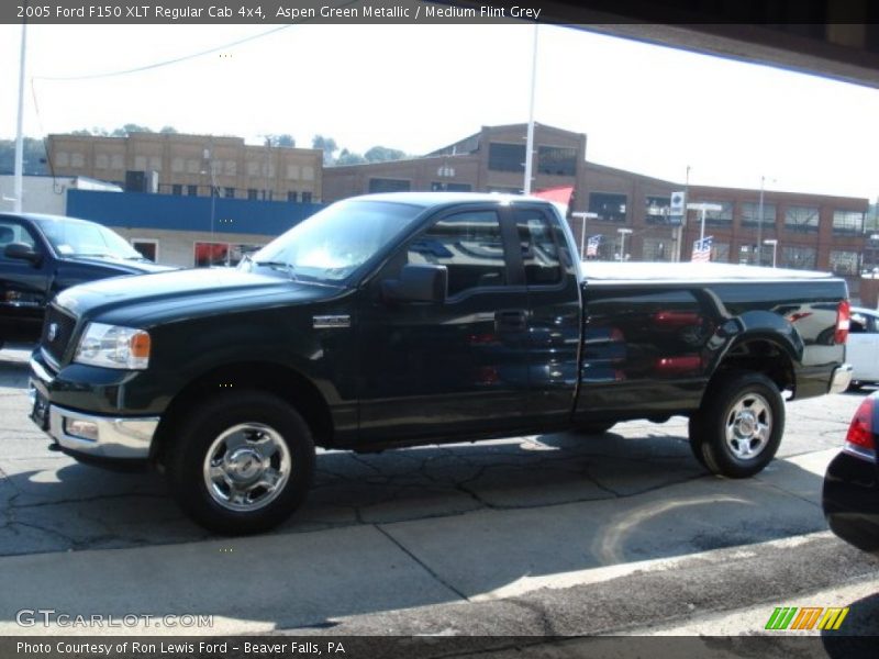 Aspen Green Metallic / Medium Flint Grey 2005 Ford F150 XLT Regular Cab 4x4