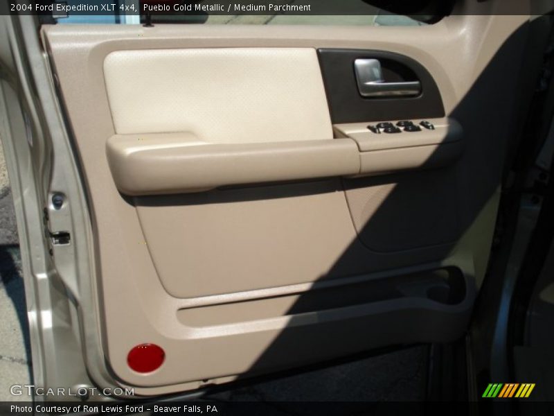 Pueblo Gold Metallic / Medium Parchment 2004 Ford Expedition XLT 4x4