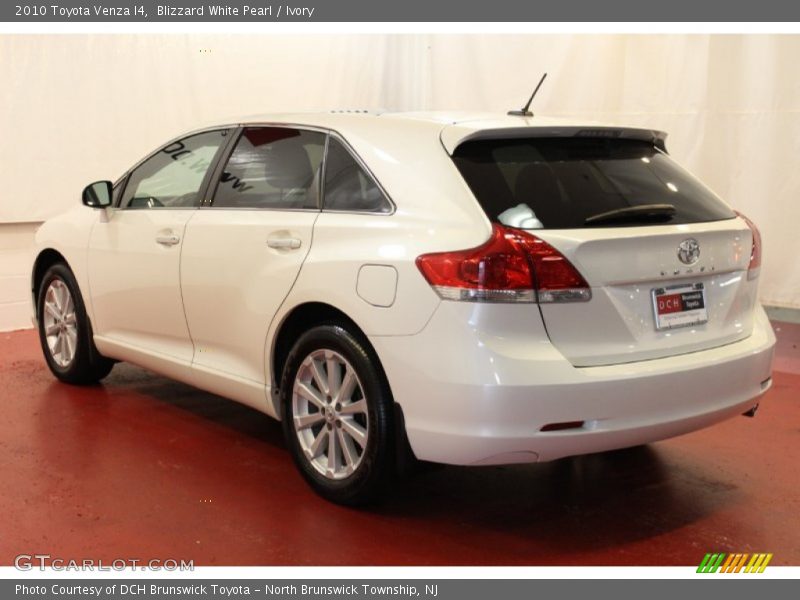 Blizzard White Pearl / Ivory 2010 Toyota Venza I4