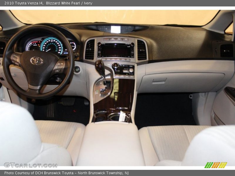 Blizzard White Pearl / Ivory 2010 Toyota Venza I4