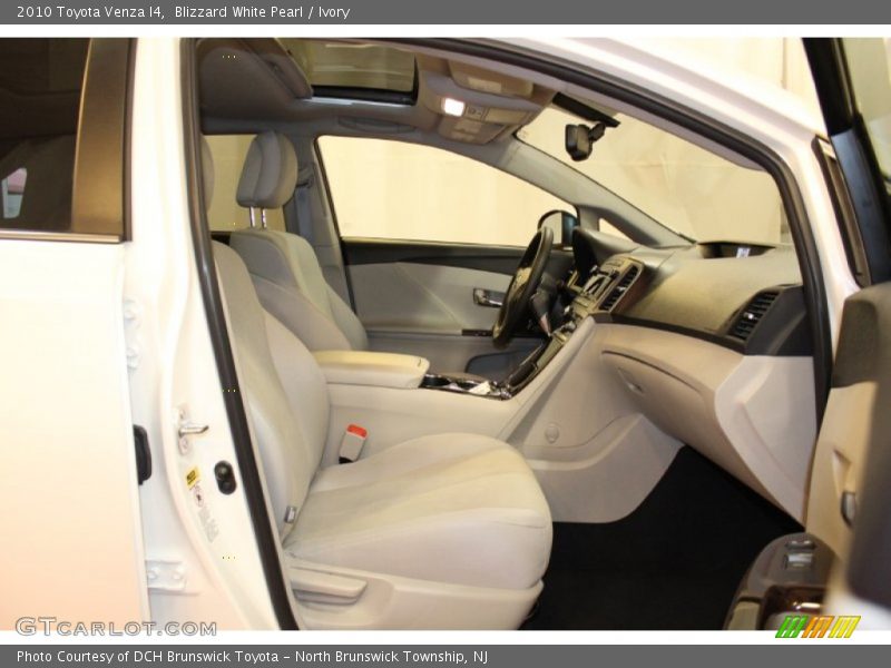 Blizzard White Pearl / Ivory 2010 Toyota Venza I4