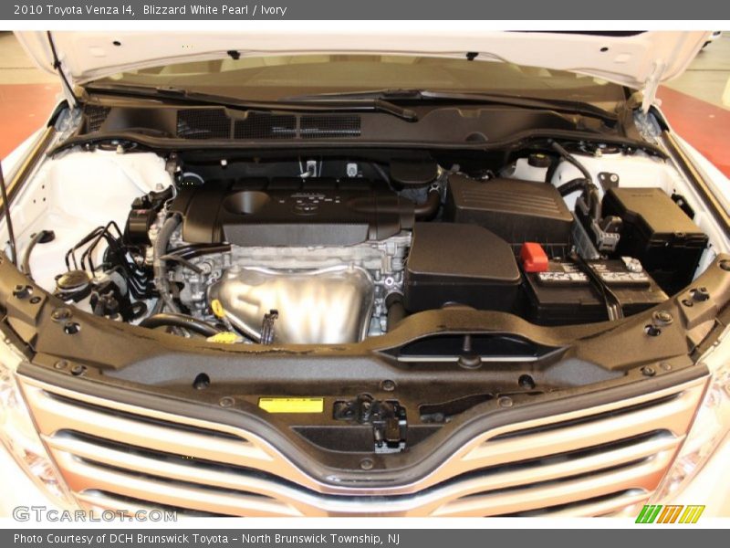 Blizzard White Pearl / Ivory 2010 Toyota Venza I4