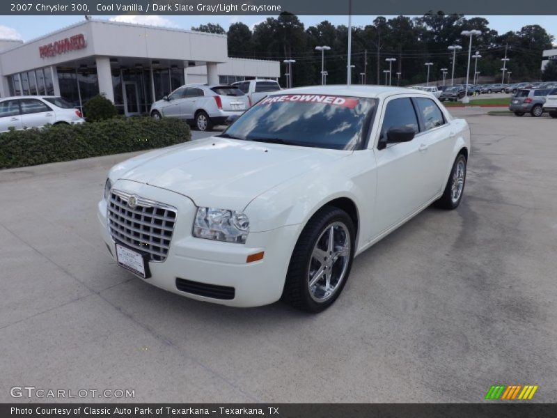 Cool Vanilla / Dark Slate Gray/Light Graystone 2007 Chrysler 300