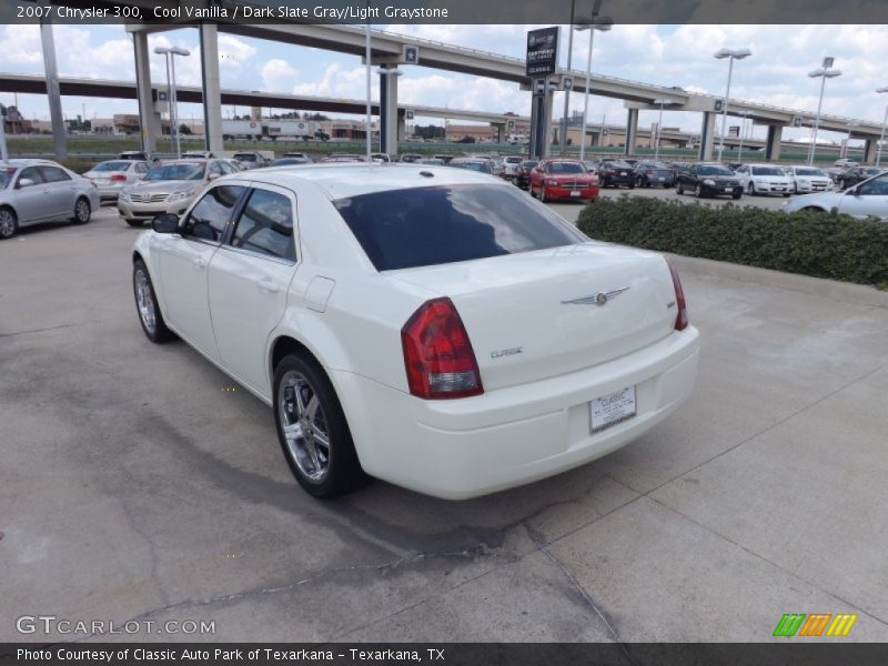 Cool Vanilla / Dark Slate Gray/Light Graystone 2007 Chrysler 300