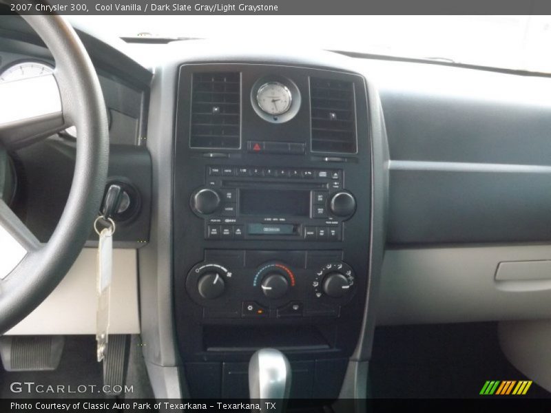 Cool Vanilla / Dark Slate Gray/Light Graystone 2007 Chrysler 300