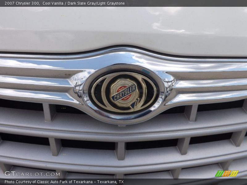 Cool Vanilla / Dark Slate Gray/Light Graystone 2007 Chrysler 300