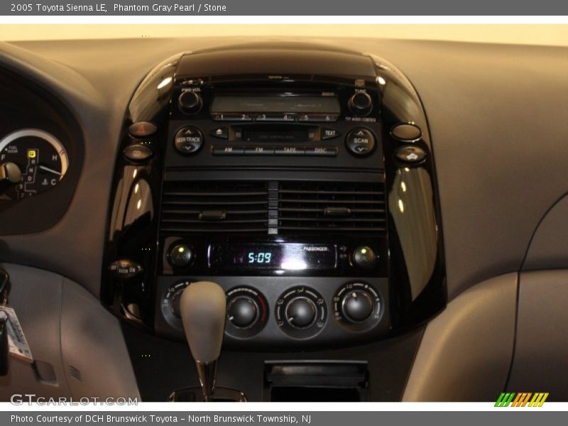 Phantom Gray Pearl / Stone 2005 Toyota Sienna LE