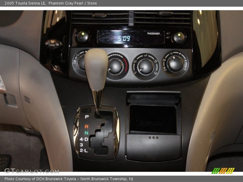 Phantom Gray Pearl / Stone 2005 Toyota Sienna LE