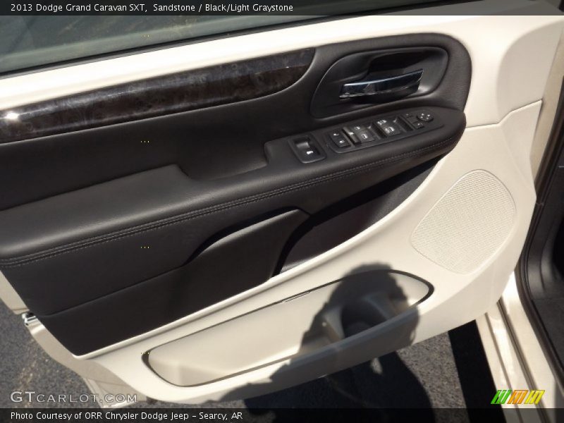 Sandstone / Black/Light Graystone 2013 Dodge Grand Caravan SXT