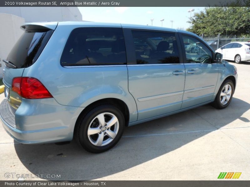Antigua Blue Metallic / Aero Gray 2010 Volkswagen Routan SE