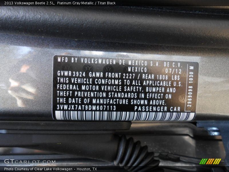 Platinum Gray Metallic / Titan Black 2013 Volkswagen Beetle 2.5L