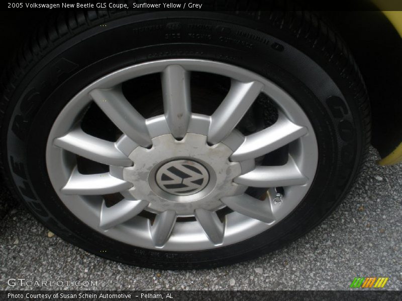 Sunflower Yellow / Grey 2005 Volkswagen New Beetle GLS Coupe